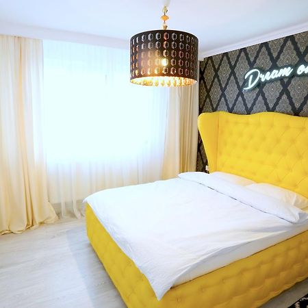 Soho Apartment Near Ceronav Galaţi Buitenkant foto